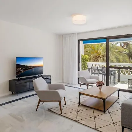 Apartment Stylish Sea View In Playas Del Duque Marbella