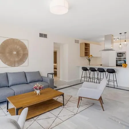 Apartment Stylish Sea View In Playas Del Duque