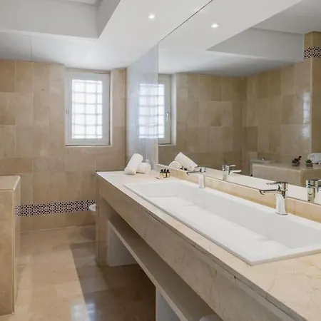 Stylish Sea View In Playas Del Duque Apartment