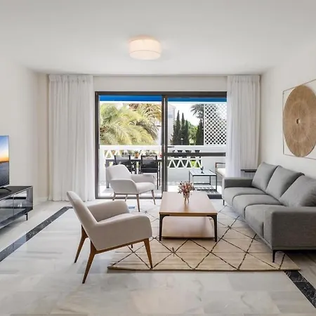 Apartment Stylish Sea View In Playas Del Duque Marbella